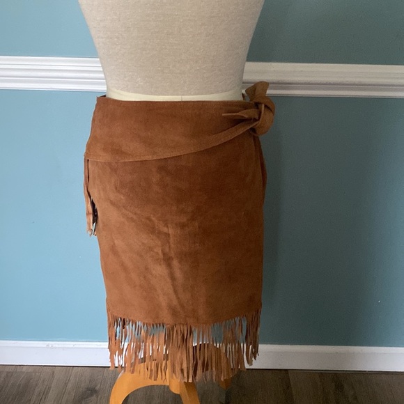 VTG Cedar Fringed Tan Suede true wrap Skirt size M boho festival rustic hippie - Picture 4 of 15